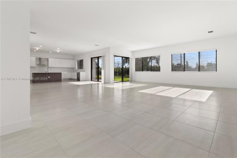 House in Davie, Florida 4 bedrooms, 384.71 sq.m. № 1119613 - photo 11