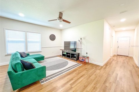House in Newberry, Florida 3 bedrooms, 124.77 sq.m. № 2393560 - photo 3
