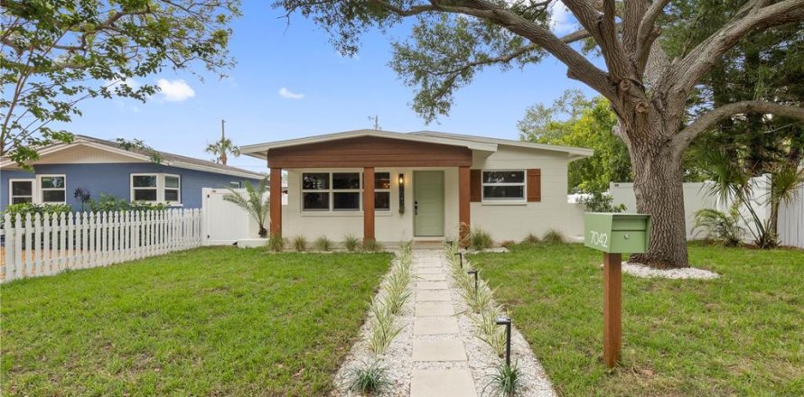 Casa en Saint Petersburg, Florida 4 dormitorios, 141.77 m2 № 2386665
