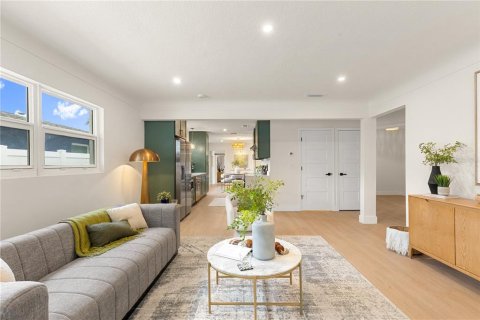 Casa en venta en Saint Petersburg, Florida, 4 dormitorios, 141.77 m2 № 2386665 - foto 28