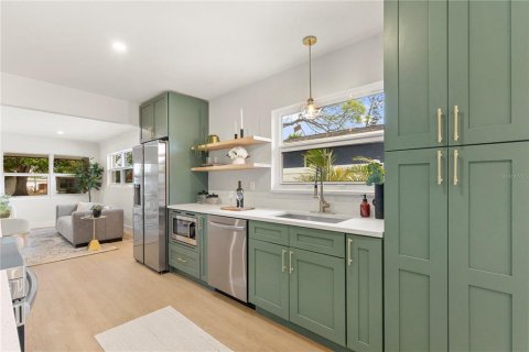 Casa en venta en Saint Petersburg, Florida, 4 dormitorios, 141.77 m2 № 2386665 - foto 30