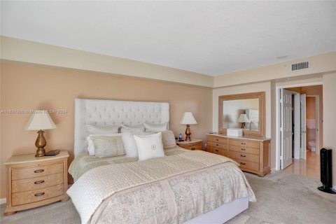 Condo in Aventura, Florida, 2 bedrooms  № 1290857 - photo 18