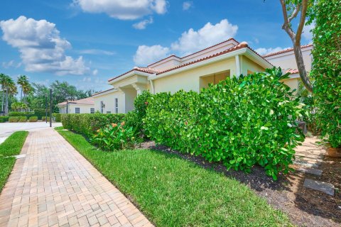 Townhouse in Palm Beach Gardens, Florida 3 bedrooms, 165.92 sq.m. № 2184986 - photo 6