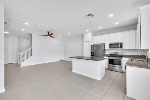Townhouse in Apopka, Florida 3 bedrooms, 153.29 sq.m. № 1661740 - photo 4