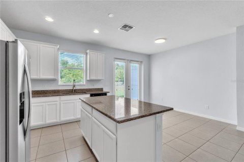 Townhouse in Apopka, Florida 3 bedrooms, 153.29 sq.m. № 1661740 - photo 9