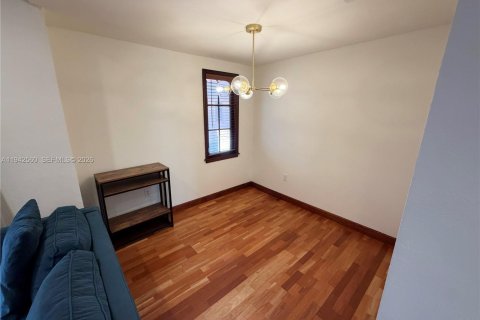 Adosado en venta en Coral Gables, Florida, 2 dormitorios, 97.55 m2 № 1999992 - foto 14