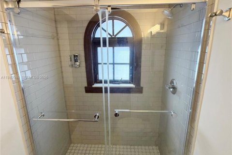 Adosado en venta en Coral Gables, Florida, 2 dormitorios, 97.55 m2 № 1999992 - foto 9