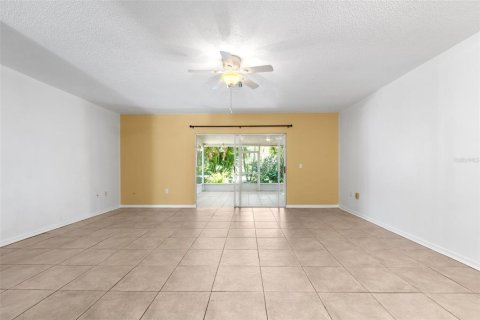 Touwnhouse à vendre à Winter Haven, Floride: 2 chambres, 119.01 m2 № 1540567 - photo 13
