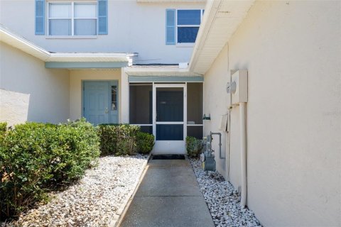 Touwnhouse à vendre à Winter Haven, Floride: 2 chambres, 119.01 m2 № 1540567 - photo 2
