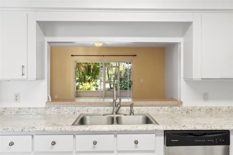 Touwnhouse à vendre à Winter Haven, Floride: 2 chambres, 119.01 m2 № 1540567 - photo 7
