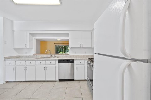 Touwnhouse à vendre à Winter Haven, Floride: 2 chambres, 119.01 m2 № 1540567 - photo 8