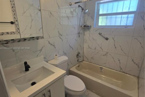 Villa ou maison à louer à Miami, Floride: 2 chambres, 77.48 m2 № 2057280 - photo 7