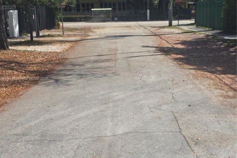 Villa ou maison à louer à Miami, Floride: 2 chambres, 77.48 m2 № 2057280 - photo 3