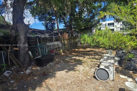 Villa ou maison à louer à Miami, Floride: 2 chambres, 77.48 m2 № 2057280 - photo 17