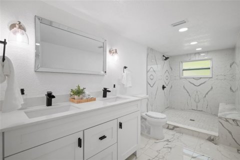 House in Saint Petersburg, Florida 4 bedrooms, 146.79 sq.m. № 1904708 - photo 9