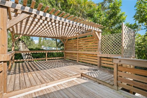House in Saint Petersburg, Florida 4 bedrooms, 146.79 sq.m. № 1904708 - photo 16