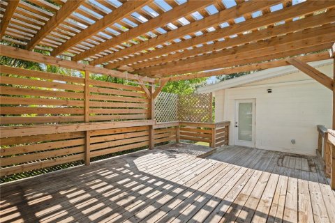 House in Saint Petersburg, Florida 4 bedrooms, 146.79 sq.m. № 1904708 - photo 17