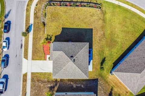 Casa en venta en Haines City, Florida, 5 dormitorios, 248.61 m2 № 2211696 - foto 7