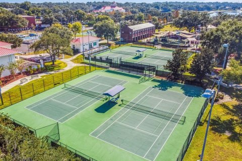 Casa en venta en Haines City, Florida, 5 dormitorios, 248.61 m2 № 2211696 - foto 5