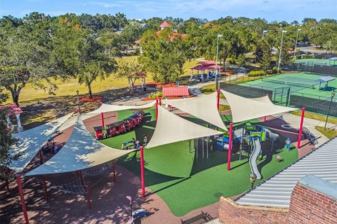 Casa en venta en Haines City, Florida, 5 dormitorios, 248.61 m2 № 2211696 - foto 2