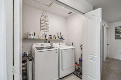 Casa en venta en Haines City, Florida, 5 dormitorios, 248.61 m2 № 2211696 - foto 14