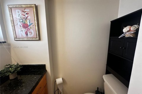 Condo in Hallandale Beach, Florida, 1 bedroom  № 2027553 - photo 27