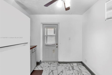 Купить виллу или дом в Майами, Флорида 5 спален, 207.17м2, № 1938584 - фото 6