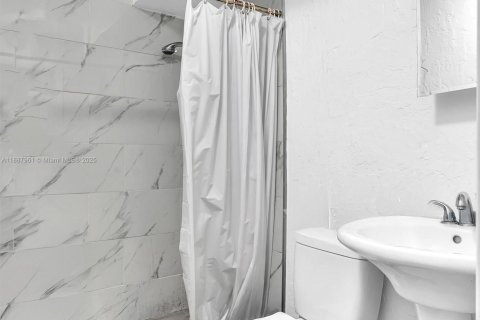 Купить виллу или дом в Майами, Флорида 5 спален, 207.17м2, № 1938584 - фото 10