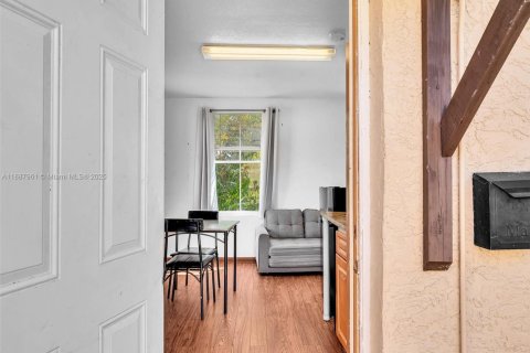 Купить виллу или дом в Майами, Флорида 5 спален, 207.17м2, № 1938584 - фото 12