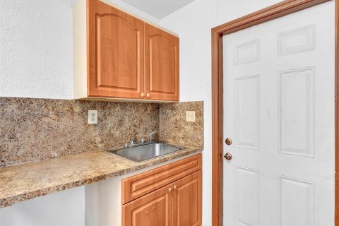 Купить виллу или дом в Майами, Флорида 5 спален, 207.17м2, № 1938584 - фото 15