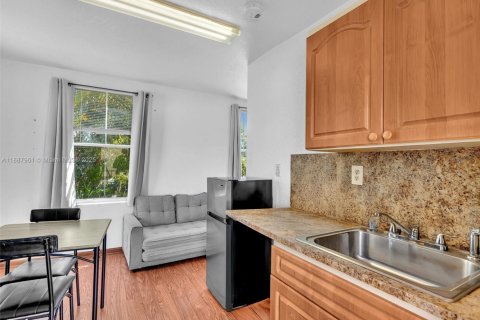 Купить виллу или дом в Майами, Флорида 5 спален, 207.17м2, № 1938584 - фото 13