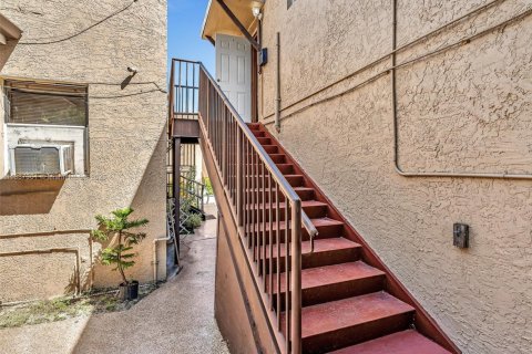 Купить виллу или дом в Майами, Флорида 5 спален, 207.17м2, № 1938584 - фото 11