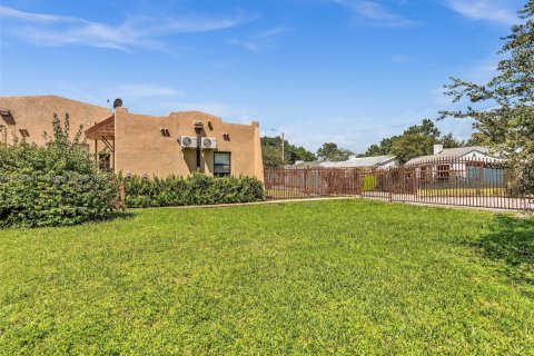 Купить виллу или дом в Майами, Флорида 5 спален, 207.17м2, № 1938584 - фото 26