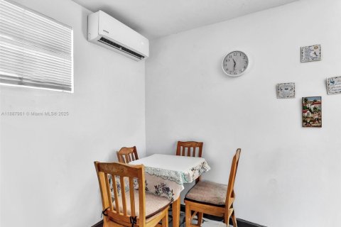 Купить виллу или дом в Майами, Флорида 5 спален, 207.17м2, № 1938584 - фото 7