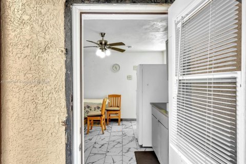 Купить виллу или дом в Майами, Флорида 5 спален, 207.17м2, № 1938584 - фото 3