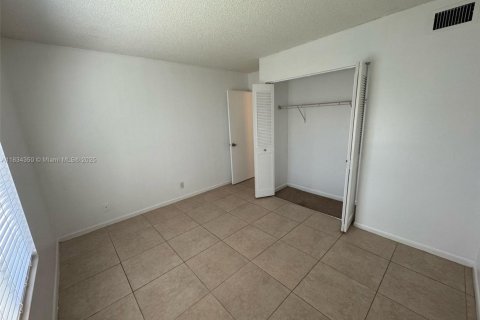 Condo in West Palm Beach, Florida, 2 bedrooms  № 1814049 - photo 10