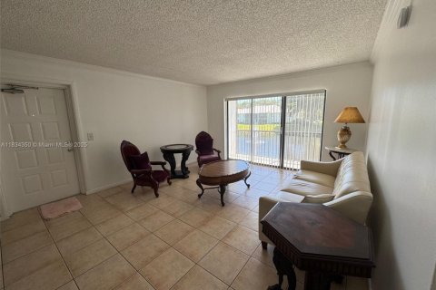 Condo in West Palm Beach, Florida, 2 bedrooms  № 1814049 - photo 19