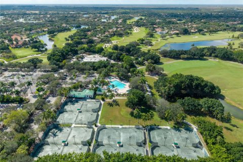 Снять в аренду таунхаус в Уэстон, Флорида 3 спальни, 212.75м2, № 1956541 - фото 10