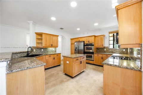 Снять в аренду таунхаус в Уэстон, Флорида 3 спальни, 212.75м2, № 1956541 - фото 18