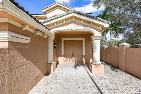 Снять в аренду таунхаус в Уэстон, Флорида 3 спальни, 212.75м2, № 1956541 - фото 5