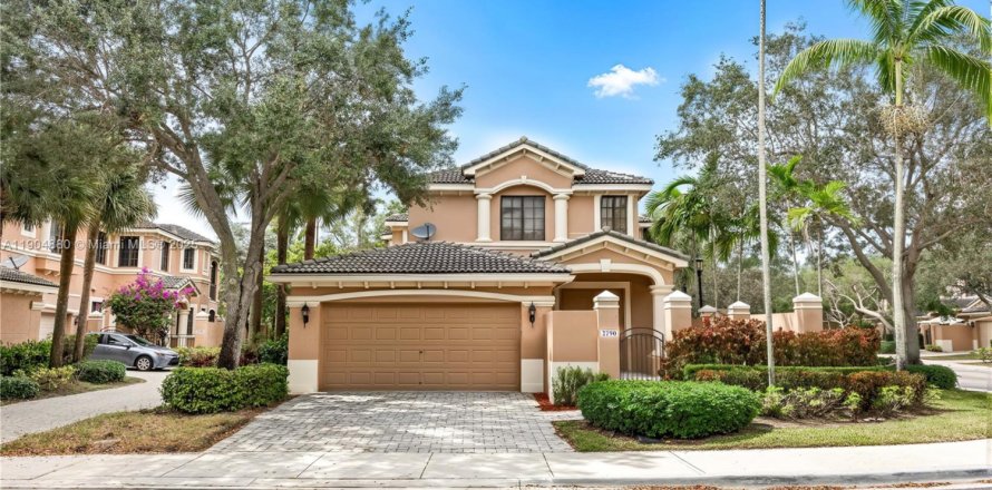 Таунхаус в Уэстон, Флорида 3 спальни, 212.75м2 № 1956541