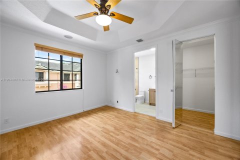 Снять в аренду таунхаус в Уэстон, Флорида 3 спальни, 212.75м2, № 1956541 - фото 25