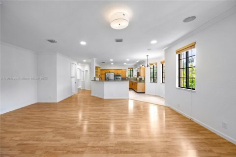 Снять в аренду таунхаус в Уэстон, Флорида 3 спальни, 212.75м2, № 1956541 - фото 13