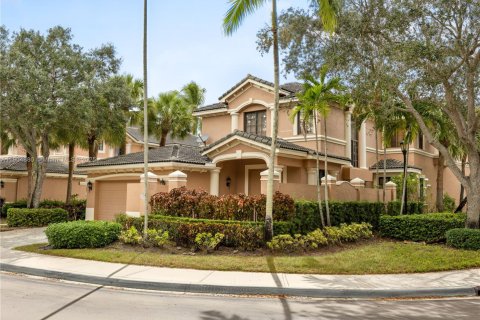 Снять в аренду таунхаус в Уэстон, Флорида 3 спальни, 212.75м2, № 1956541 - фото 3