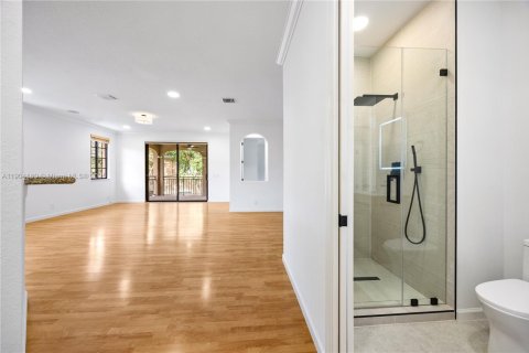 Снять в аренду таунхаус в Уэстон, Флорида 3 спальни, 212.75м2, № 1956541 - фото 23