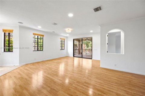 Снять в аренду таунхаус в Уэстон, Флорида 3 спальни, 212.75м2, № 1956541 - фото 15