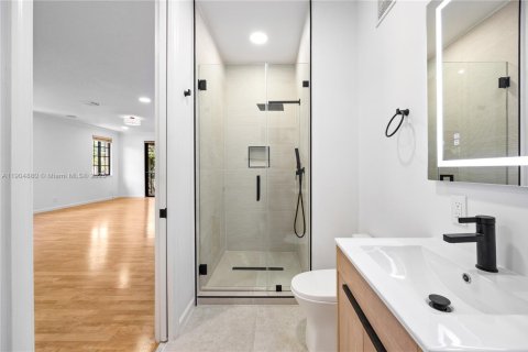 Снять в аренду таунхаус в Уэстон, Флорида 3 спальни, 212.75м2, № 1956541 - фото 24