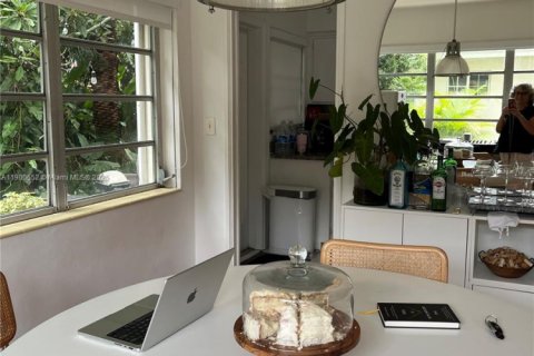 Apartment in Coral Gables, Florida 2 bedrooms, 239.69 sq.m. № 1951642 - photo 5