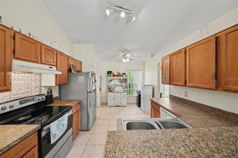 Villa ou maison à vendre à Orlando, Floride: 3 chambres, 167.5 m2 № 2355629 - photo 3