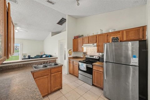 Villa ou maison à vendre à Orlando, Floride: 3 chambres, 167.5 m2 № 2355629 - photo 2